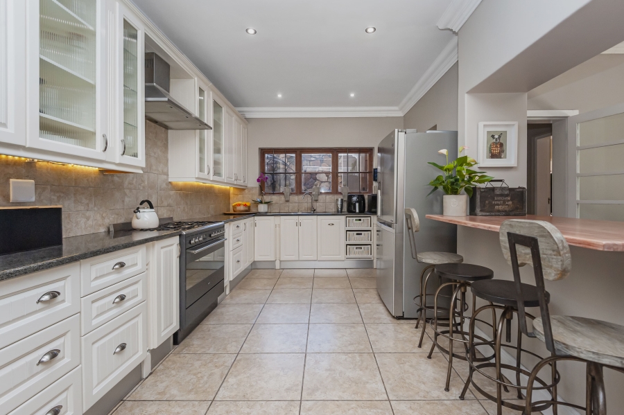4 Bedroom Property for Sale in Greenside Gauteng