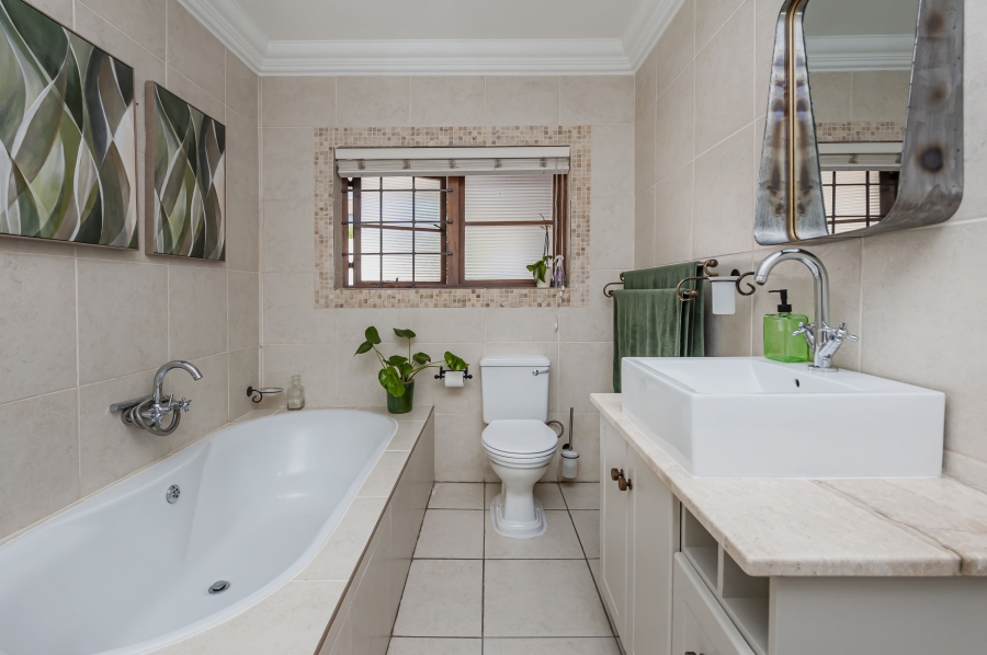 4 Bedroom Property for Sale in Greenside Gauteng