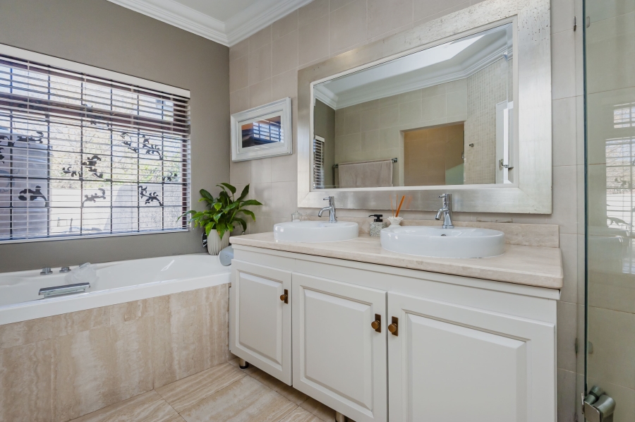 4 Bedroom Property for Sale in Greenside Gauteng