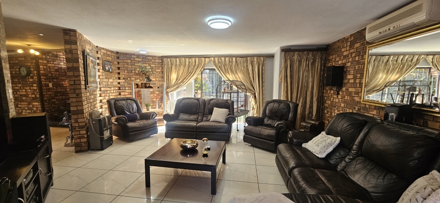 4 Bedroom Property for Sale in Meyersdal Gauteng