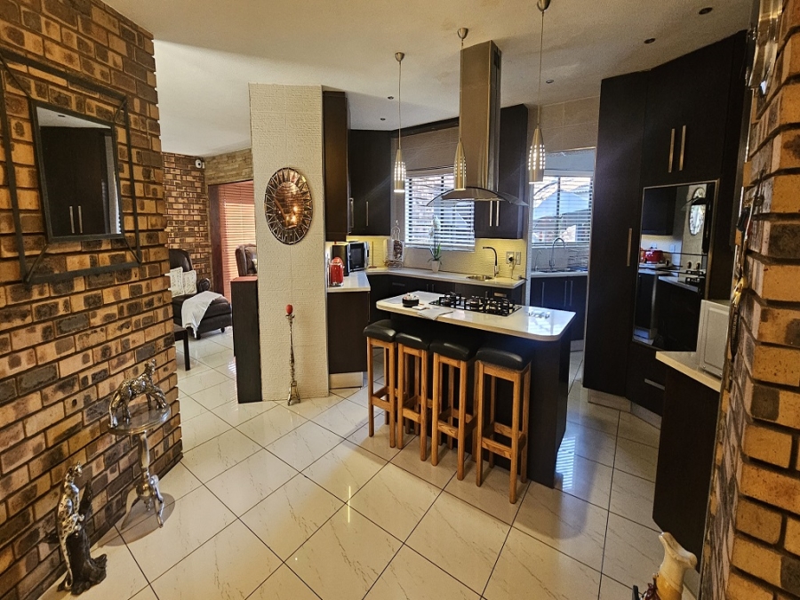 4 Bedroom Property for Sale in Meyersdal Gauteng