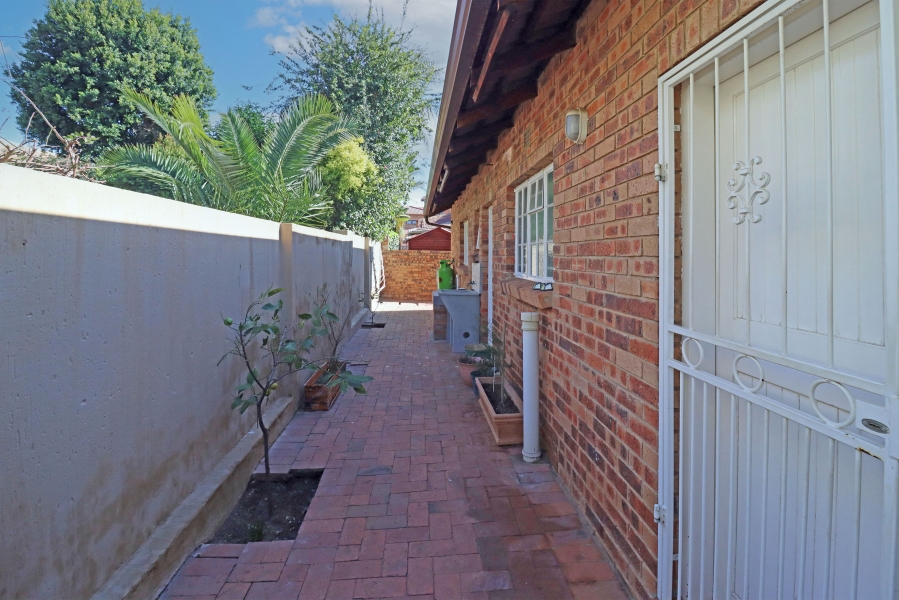 To Let 3 Bedroom Property for Rent in Randpark Ridge Gauteng