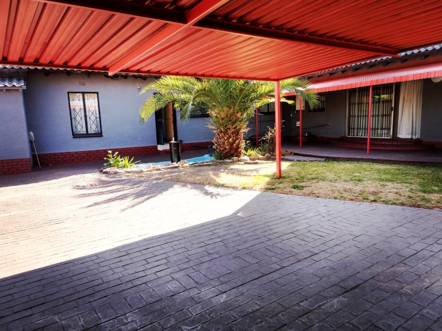 3 Bedroom Property for Sale in Brackendowns Gauteng