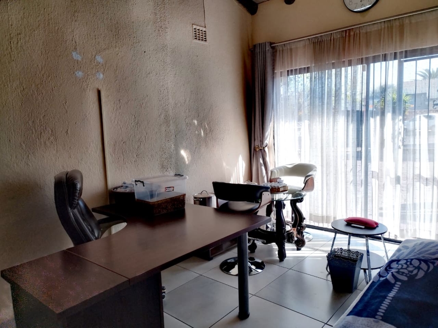 3 Bedroom Property for Sale in Brackendowns Gauteng