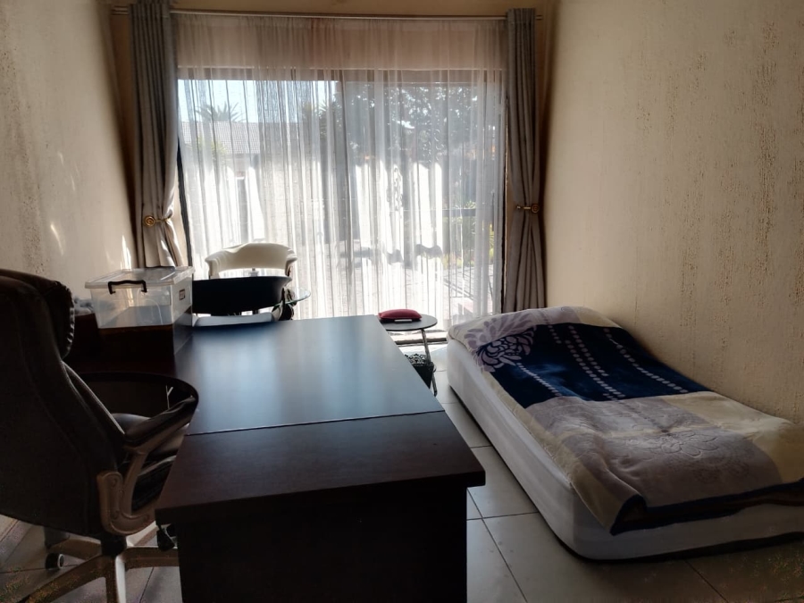 3 Bedroom Property for Sale in Brackendowns Gauteng
