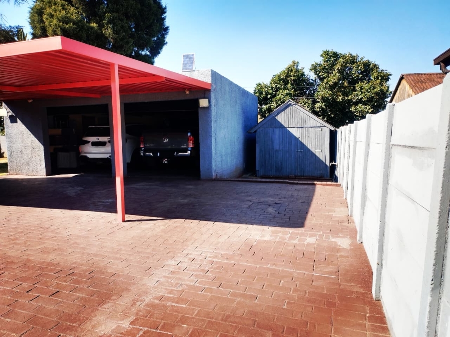 3 Bedroom Property for Sale in Brackendowns Gauteng