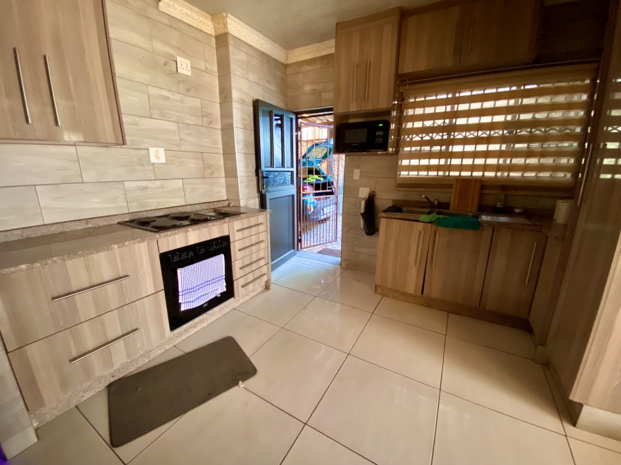 3 Bedroom Property for Sale in Lotus Gardens Gauteng