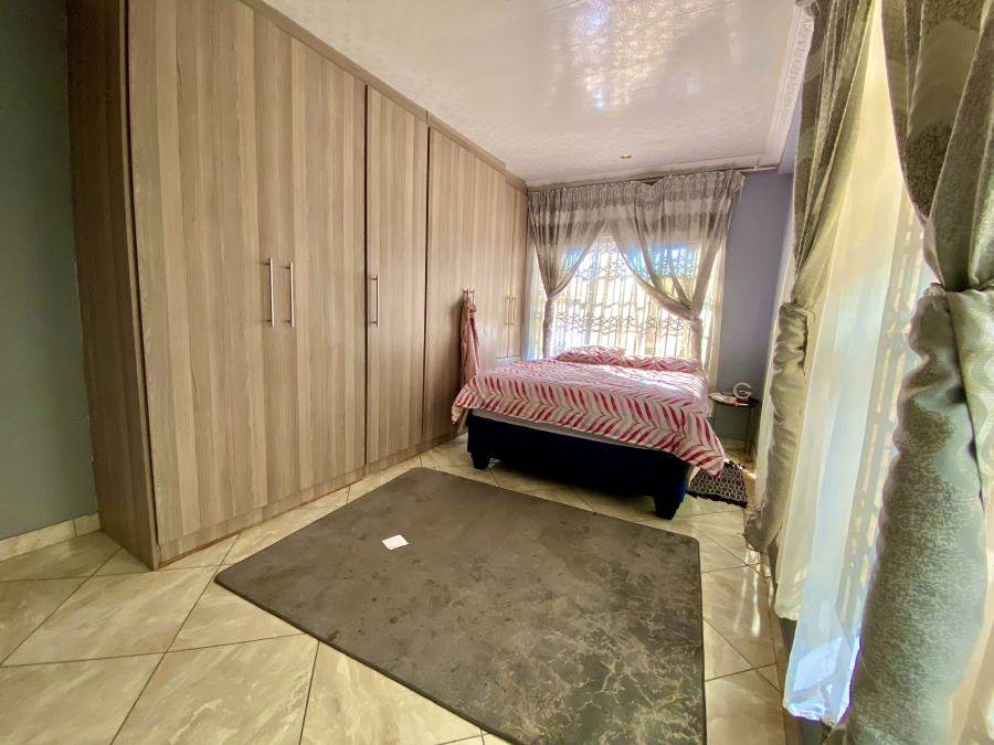 3 Bedroom Property for Sale in Lotus Gardens Gauteng
