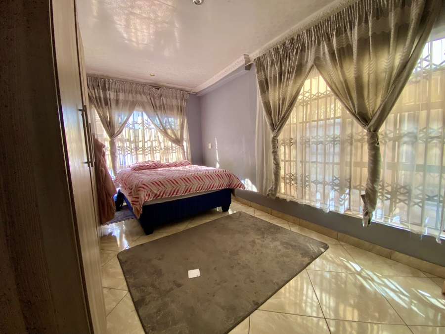 3 Bedroom Property for Sale in Lotus Gardens Gauteng
