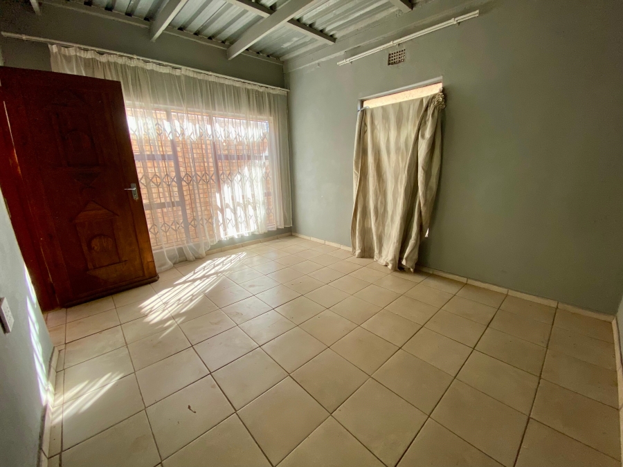 3 Bedroom Property for Sale in Lotus Gardens Gauteng