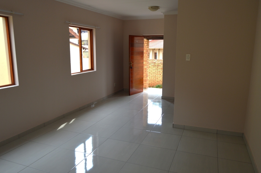 To Let 3 Bedroom Property for Rent in Willowbrook Gauteng