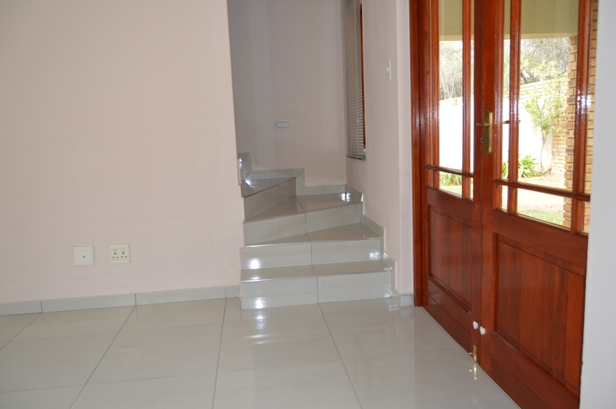 To Let 3 Bedroom Property for Rent in Willowbrook Gauteng
