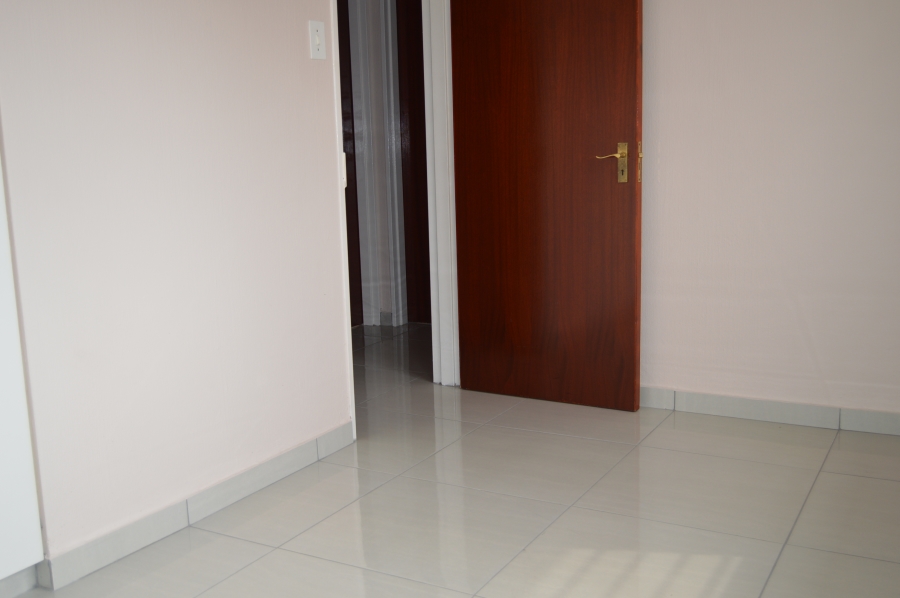 To Let 3 Bedroom Property for Rent in Willowbrook Gauteng
