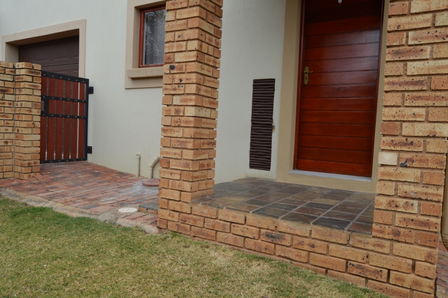 To Let 3 Bedroom Property for Rent in Willowbrook Gauteng