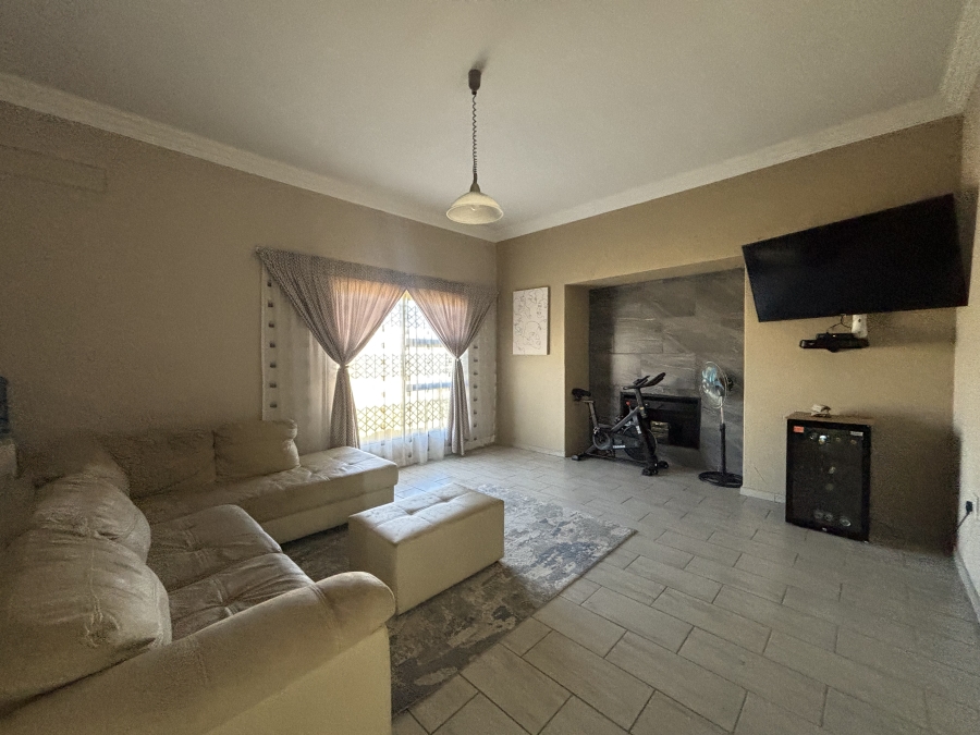 4 Bedroom Property for Sale in Cultura Park Gauteng