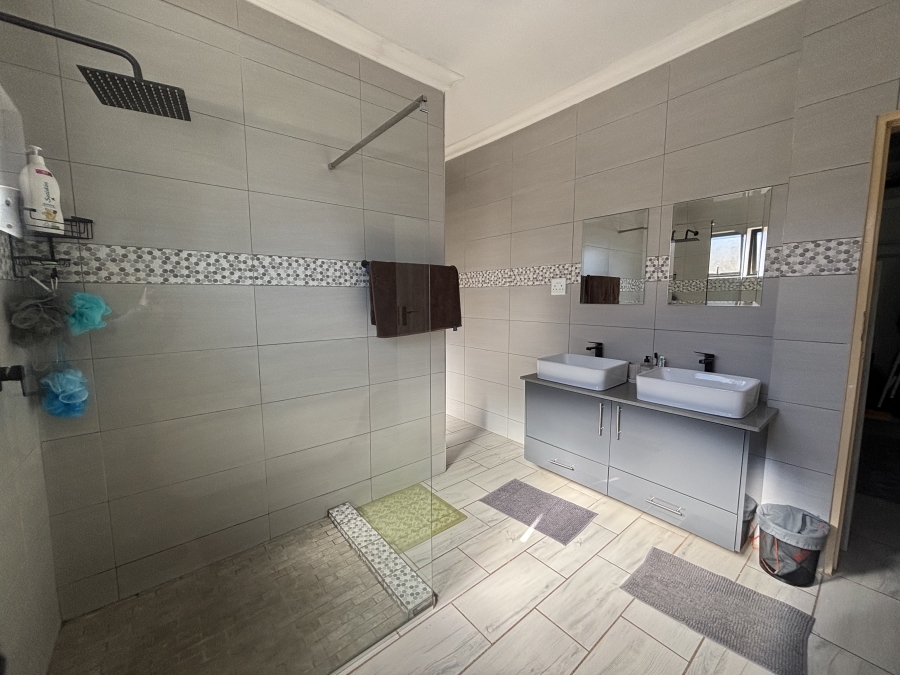 4 Bedroom Property for Sale in Cultura Park Gauteng