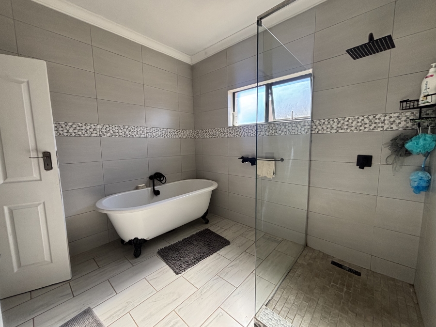 4 Bedroom Property for Sale in Cultura Park Gauteng