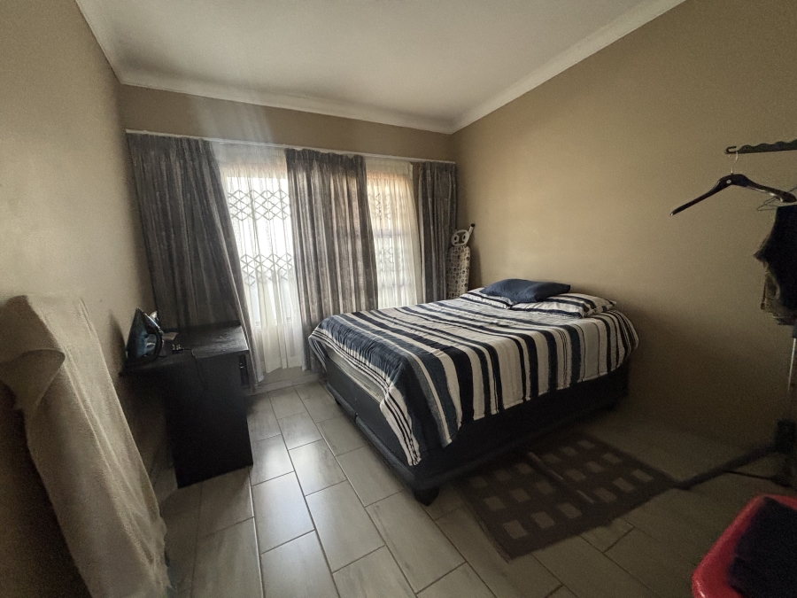 4 Bedroom Property for Sale in Cultura Park Gauteng