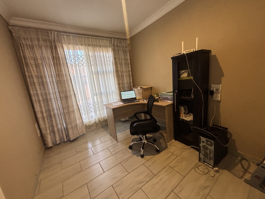 4 Bedroom Property for Sale in Cultura Park Gauteng