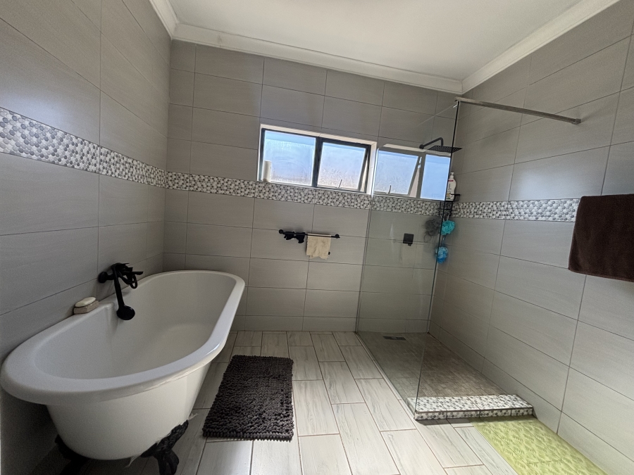 4 Bedroom Property for Sale in Cultura Park Gauteng