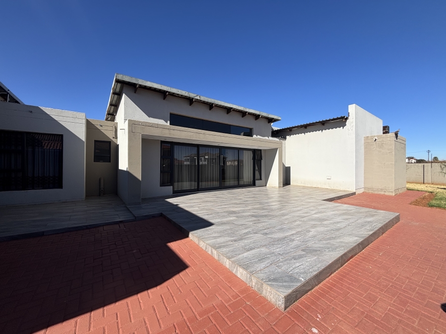 4 Bedroom Property for Sale in Cultura Park Gauteng