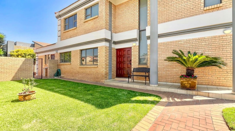 4 Bedroom Property for Sale in Meyersdal Gauteng