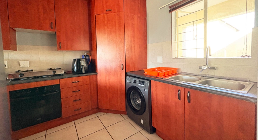 2 Bedroom Property for Sale in Norton Home Estate AH Gauteng