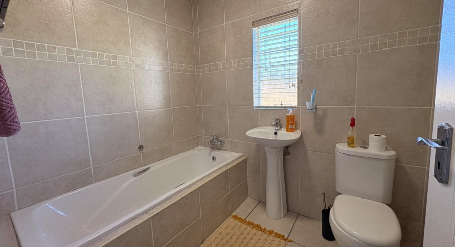 2 Bedroom Property for Sale in Norton Home Estate AH Gauteng
