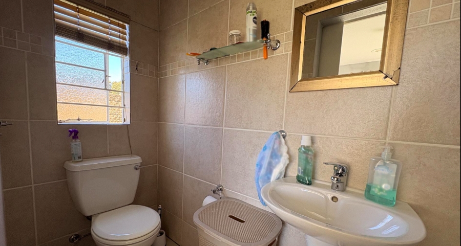 2 Bedroom Property for Sale in Norton Home Estate AH Gauteng