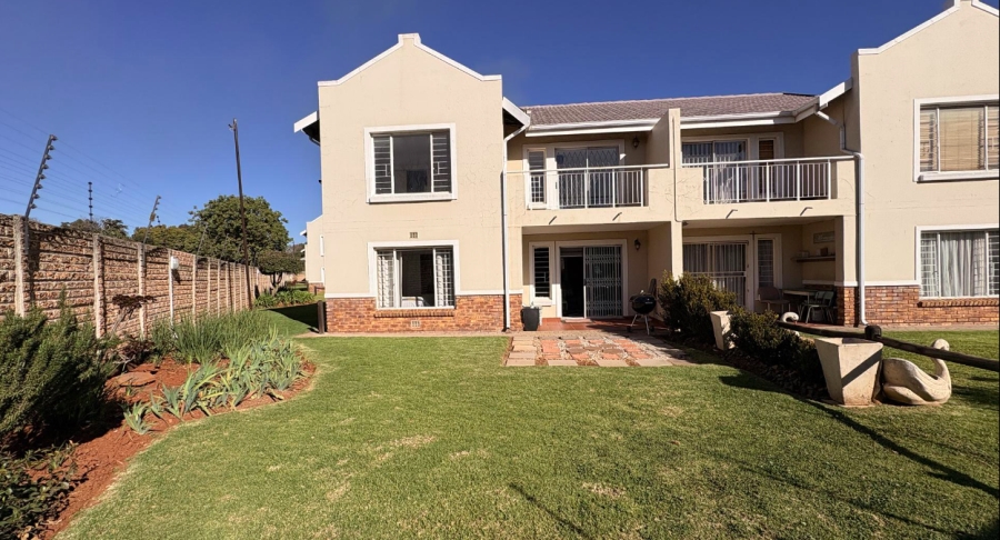 2 Bedroom Property for Sale in Norton Home Estate AH Gauteng