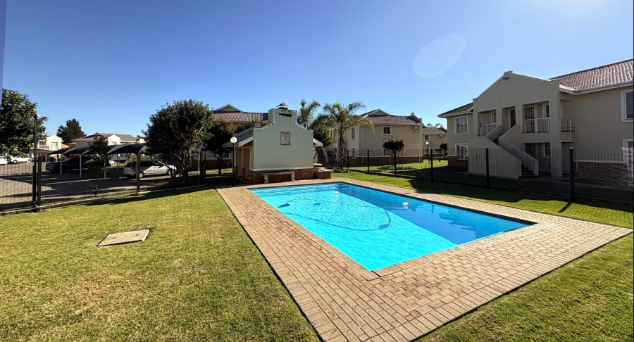 2 Bedroom Property for Sale in Norton Home Estate AH Gauteng