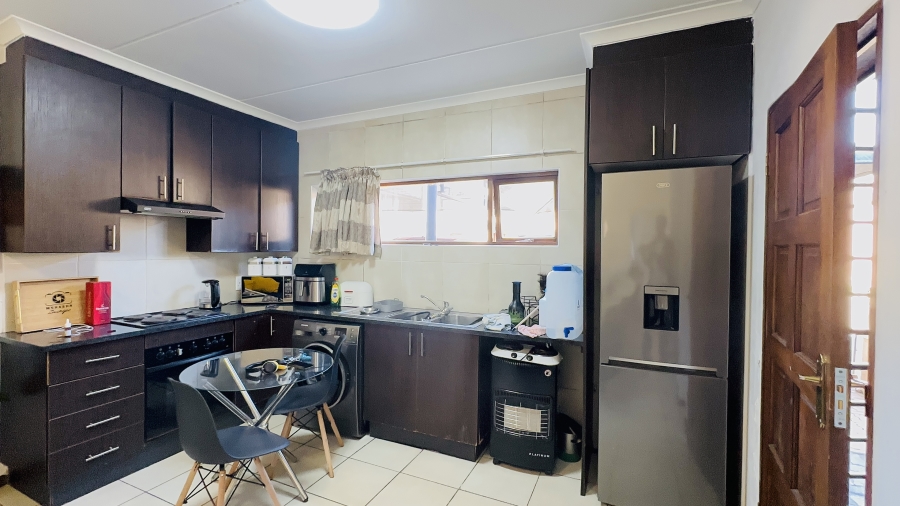 2 Bedroom Property for Sale in Helderwyk Gauteng