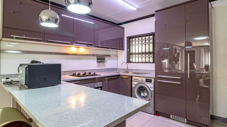 To Let 3 Bedroom Property for Rent in Broadacres Gauteng