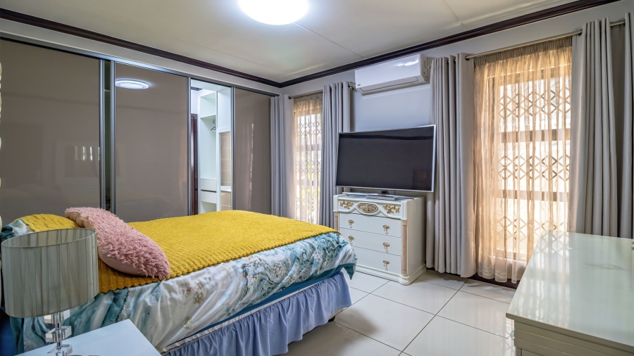 To Let 3 Bedroom Property for Rent in Broadacres Gauteng