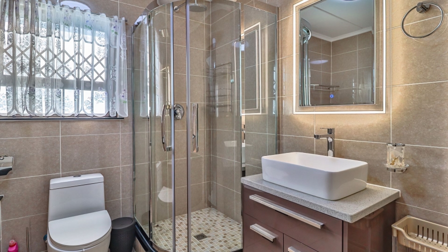 To Let 3 Bedroom Property for Rent in Broadacres Gauteng