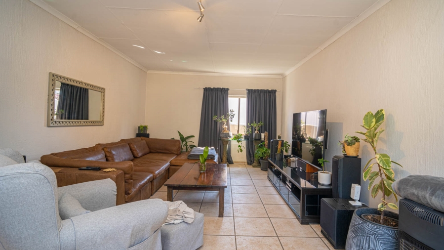 To Let 4 Bedroom Property for Rent in Fourways Gardens Gauteng