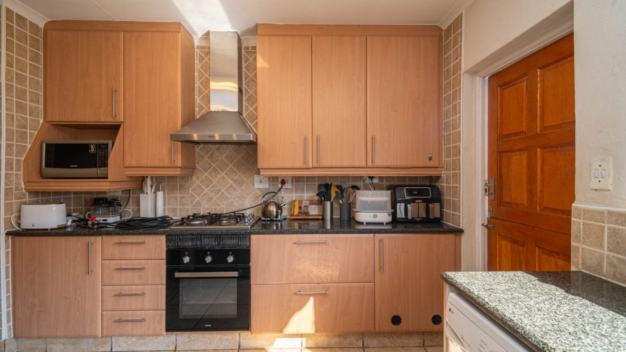 To Let 4 Bedroom Property for Rent in Fourways Gardens Gauteng