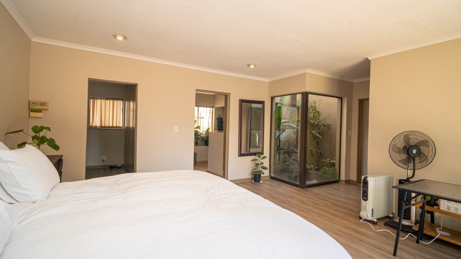 To Let 4 Bedroom Property for Rent in Fourways Gardens Gauteng
