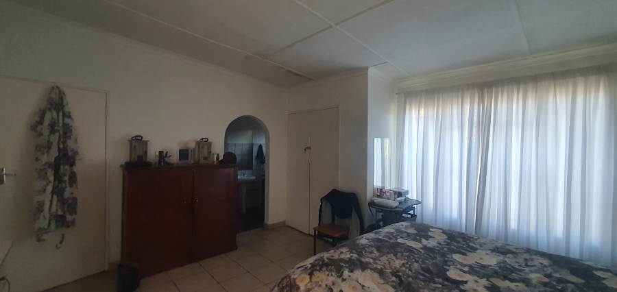 4 Bedroom Property for Sale in Rensburg Gauteng