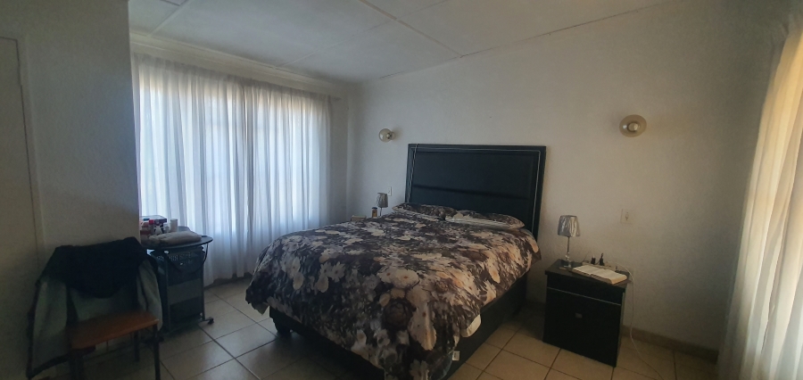 4 Bedroom Property for Sale in Rensburg Gauteng