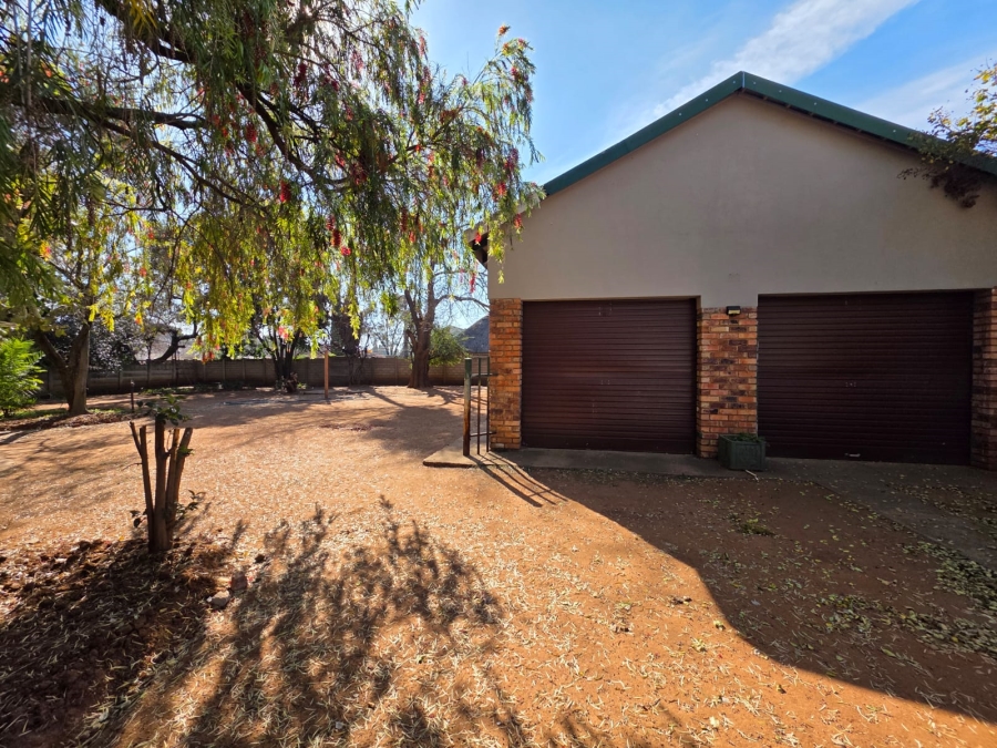 3 Bedroom Property for Sale in Flora Gardens Gauteng