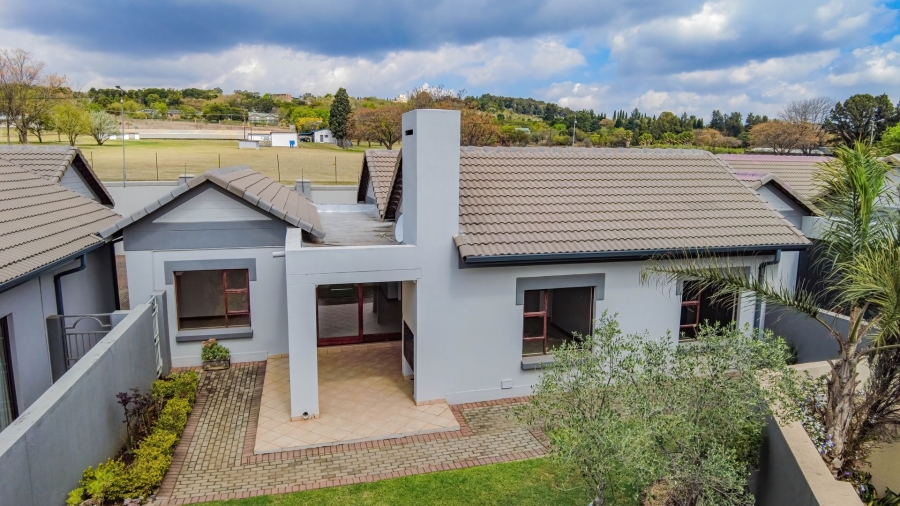 To Let 3 Bedroom Property for Rent in Rietvlei Heights Country Estate Gauteng