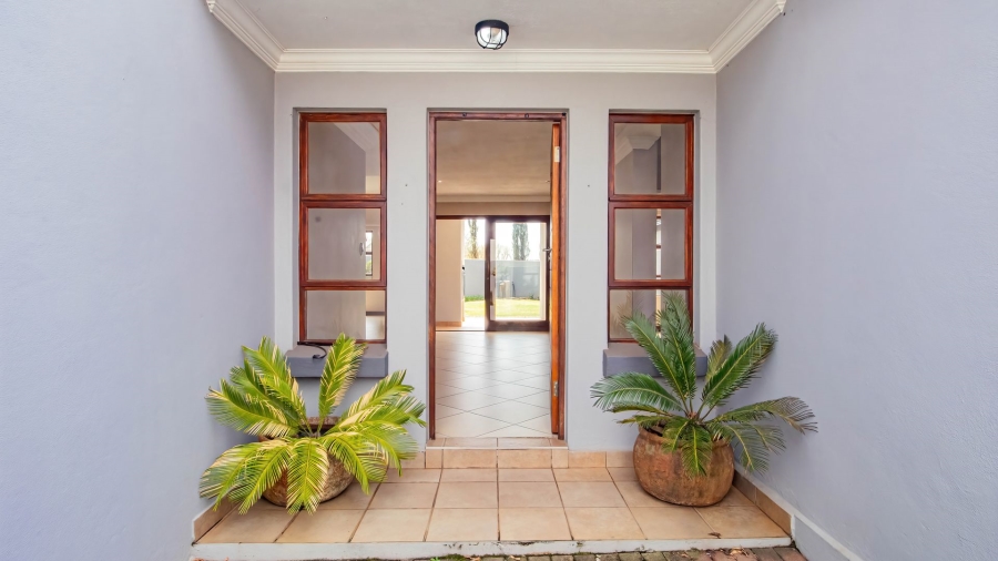 To Let 3 Bedroom Property for Rent in Rietvlei Heights Country Estate Gauteng