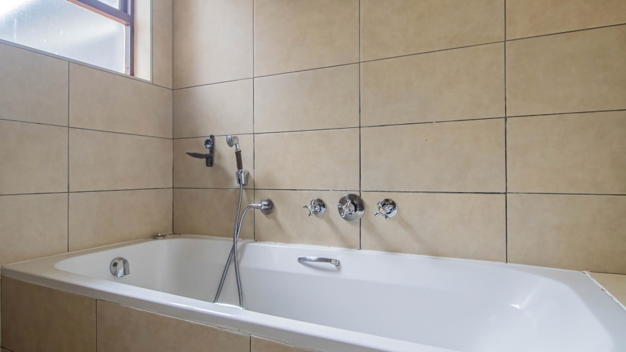 To Let 3 Bedroom Property for Rent in Rietvlei Heights Country Estate Gauteng