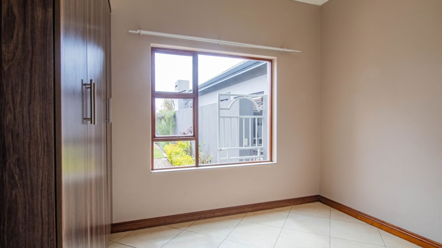 To Let 3 Bedroom Property for Rent in Rietvlei Heights Country Estate Gauteng