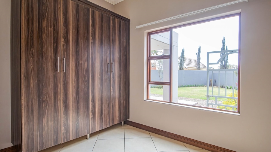 To Let 3 Bedroom Property for Rent in Rietvlei Heights Country Estate Gauteng
