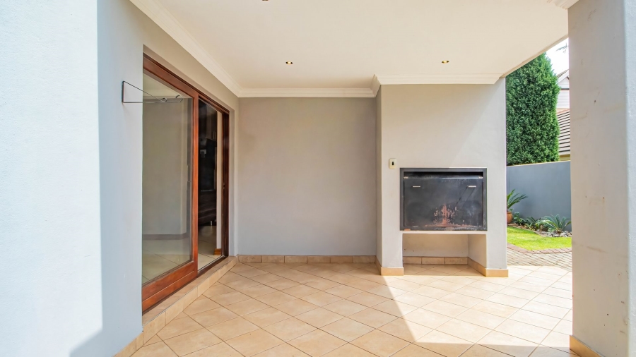 To Let 3 Bedroom Property for Rent in Rietvlei Heights Country Estate Gauteng
