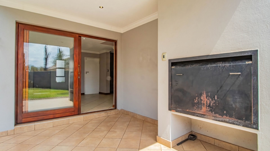 To Let 3 Bedroom Property for Rent in Rietvlei Heights Country Estate Gauteng
