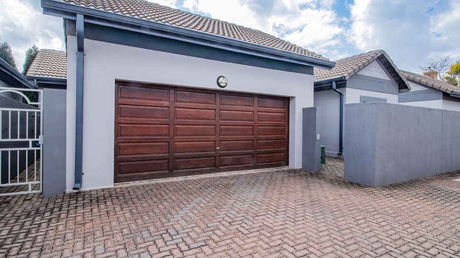 To Let 3 Bedroom Property for Rent in Rietvlei Heights Country Estate Gauteng