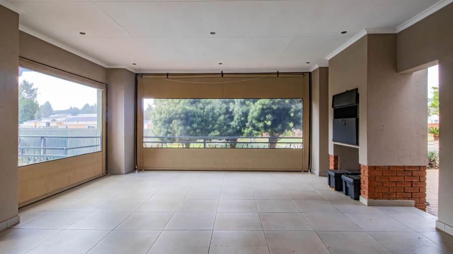 To Let 3 Bedroom Property for Rent in Rietvlei Heights Country Estate Gauteng